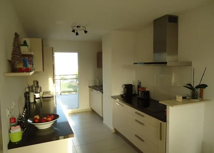 T3 Ideally Placed 80m² Of Terraces